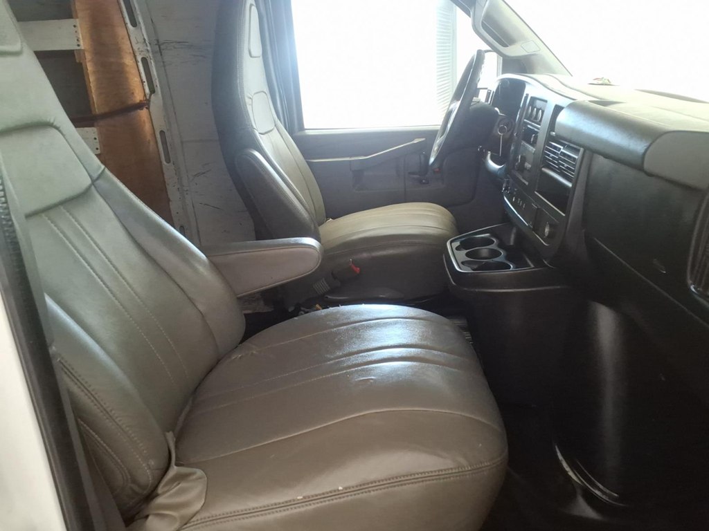 Photo 13 of this GMC SAVANA