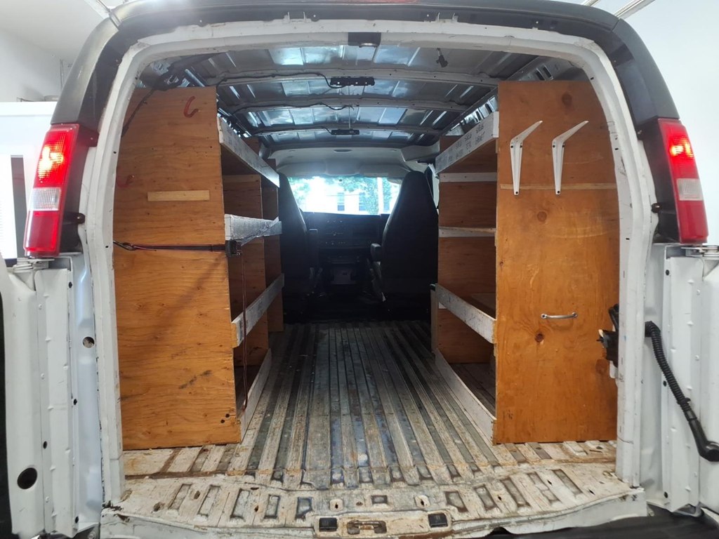 Photo 17 of this GMC SAVANA