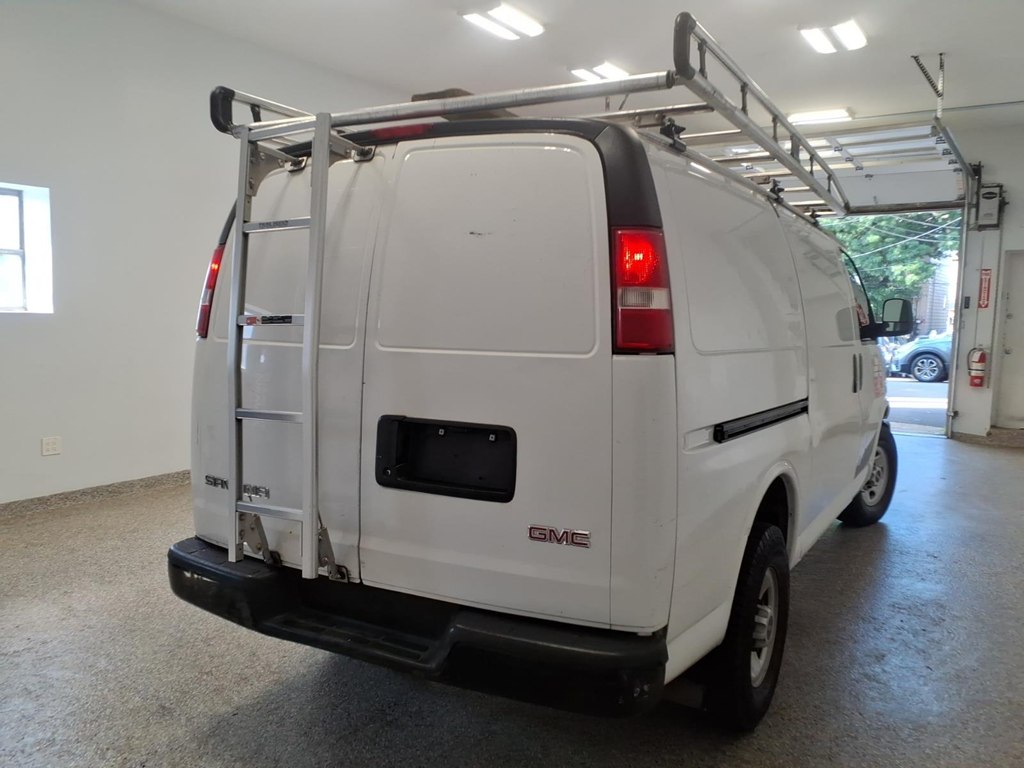 Photo 4 of this GMC SAVANA