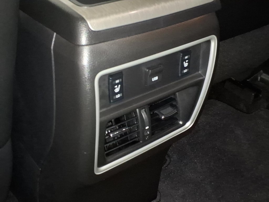 Photo 22 of this NISSAN MURANO