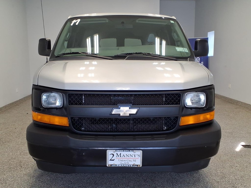 Photo 2 of this CHEVROLET EXPRESS