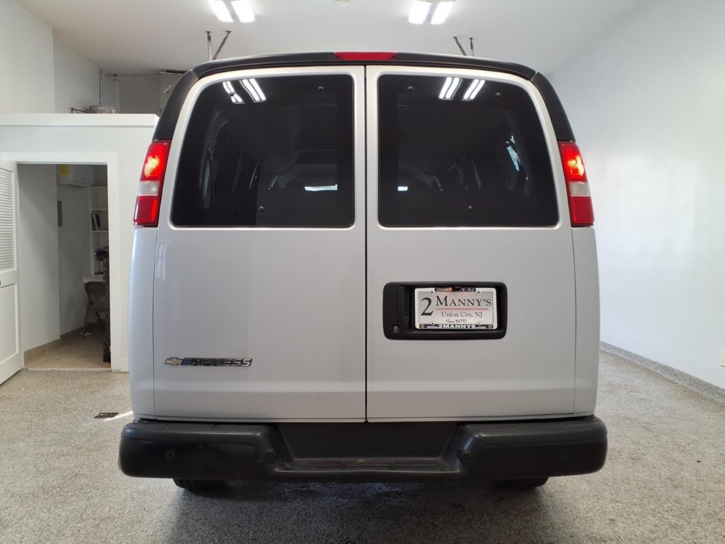 Photo 5 of this CHEVROLET EXPRESS