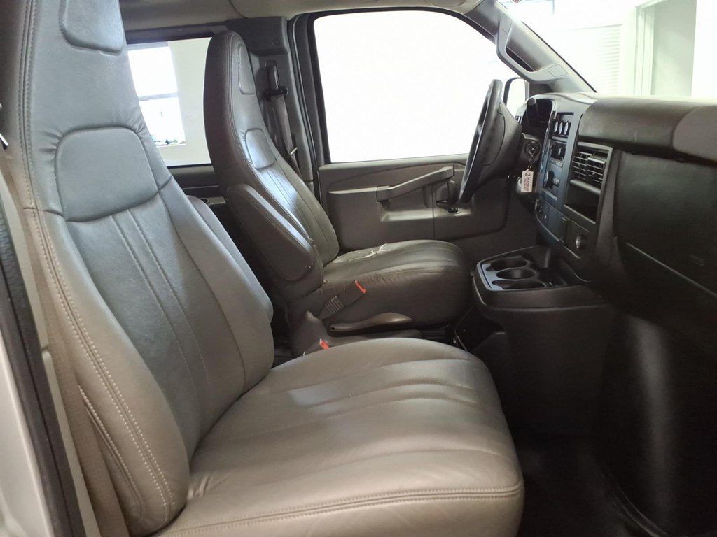 Photo 13 of this CHEVROLET EXPRESS