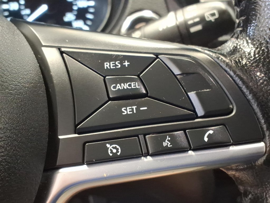 Photo 13 of this NISSAN ROGUE