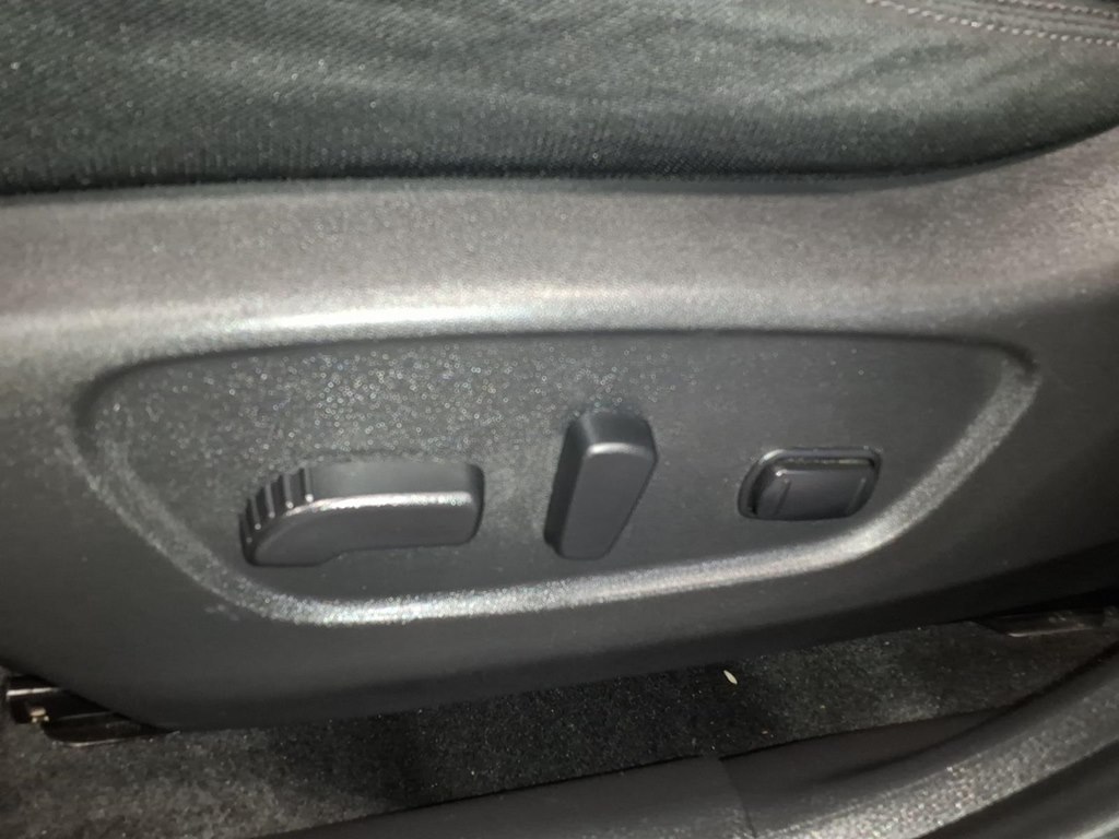 Photo 20 of this NISSAN ROGUE