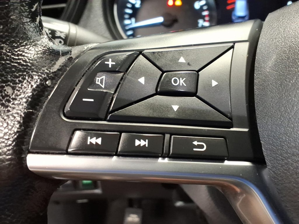 Photo 11 of this NISSAN ROGUE