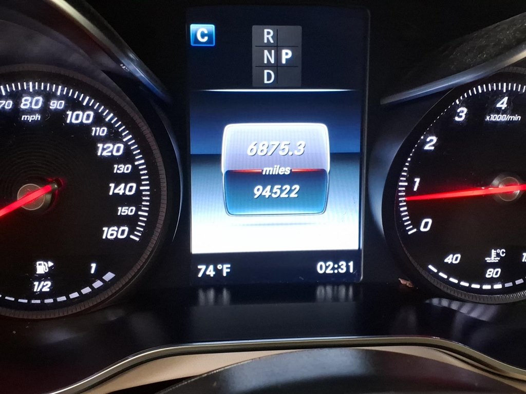 Photo 11 of this MERCEDES-BENZ GLC