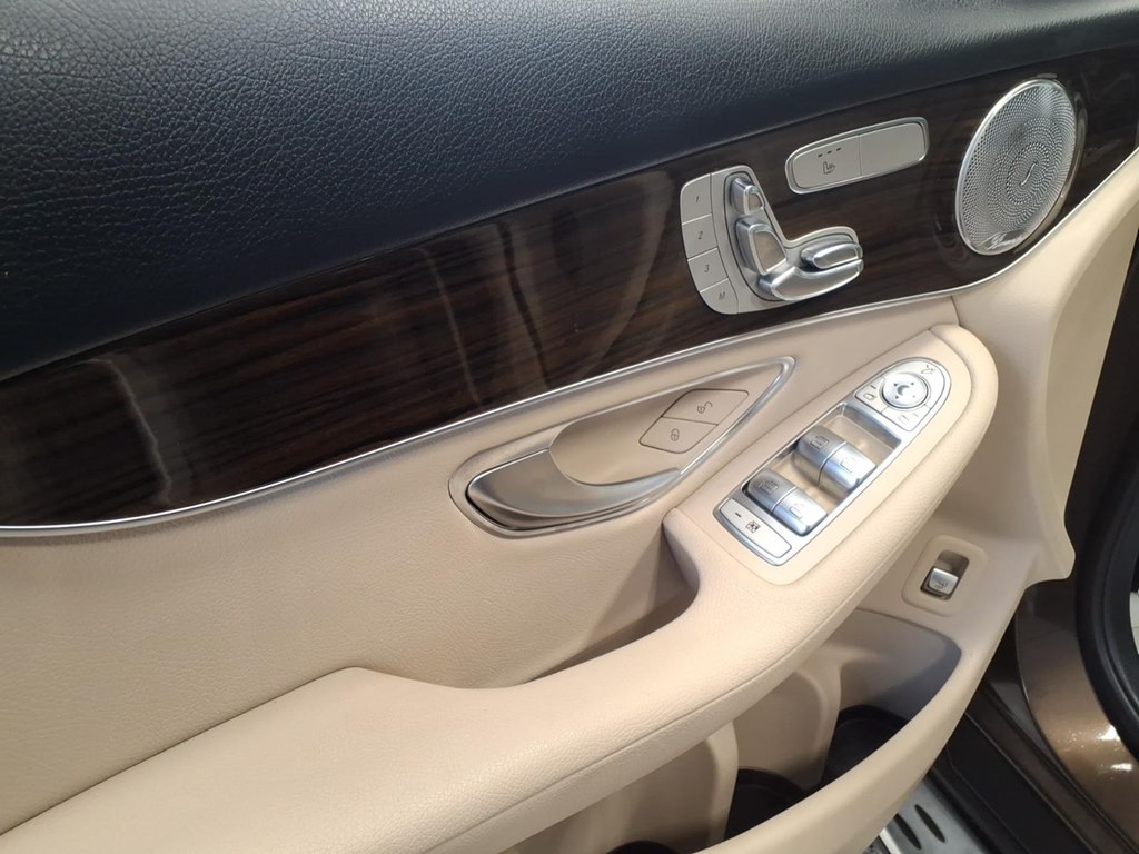 Photo 8 of this MERCEDES-BENZ GLC