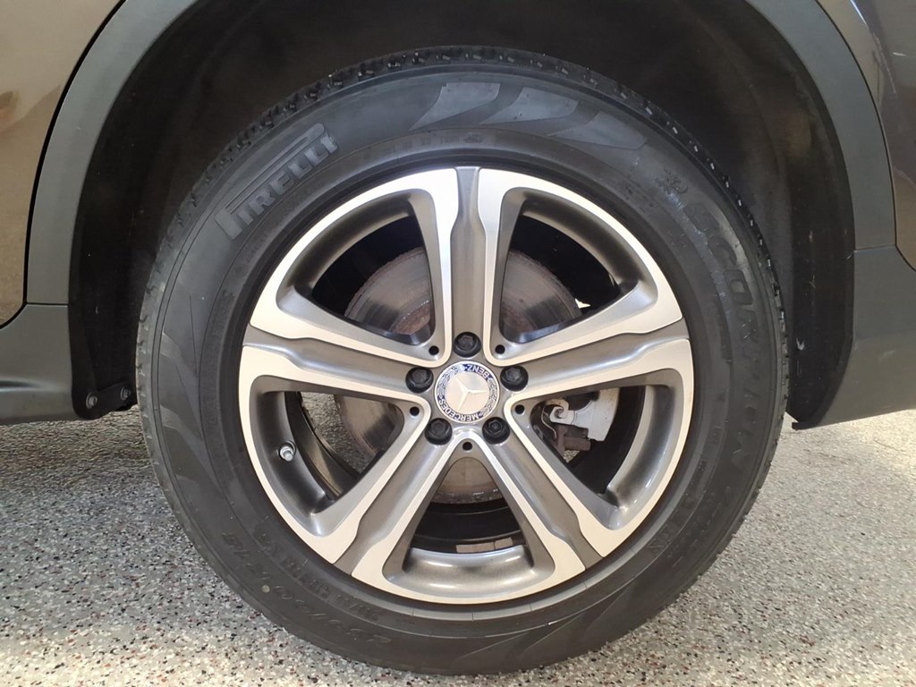 Photo 7 of this MERCEDES-BENZ GLC