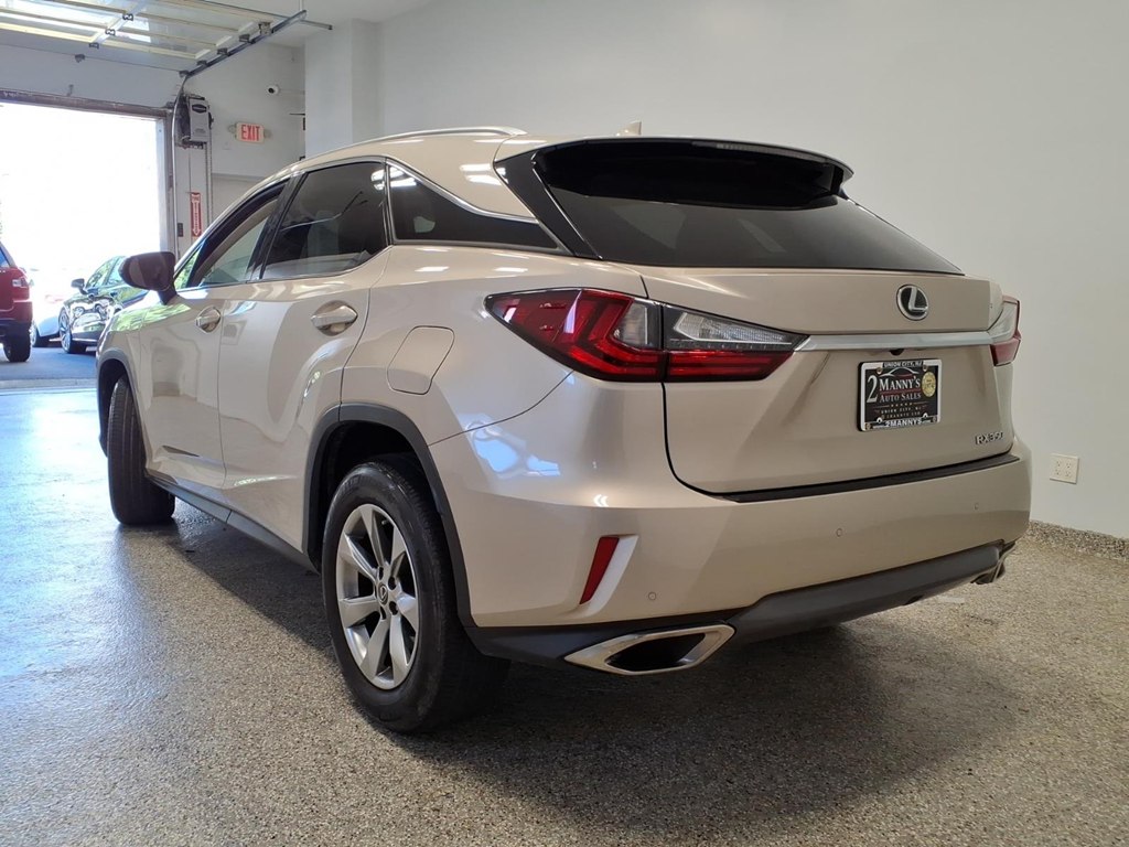 Photo 6 of this LEXUS RX 350