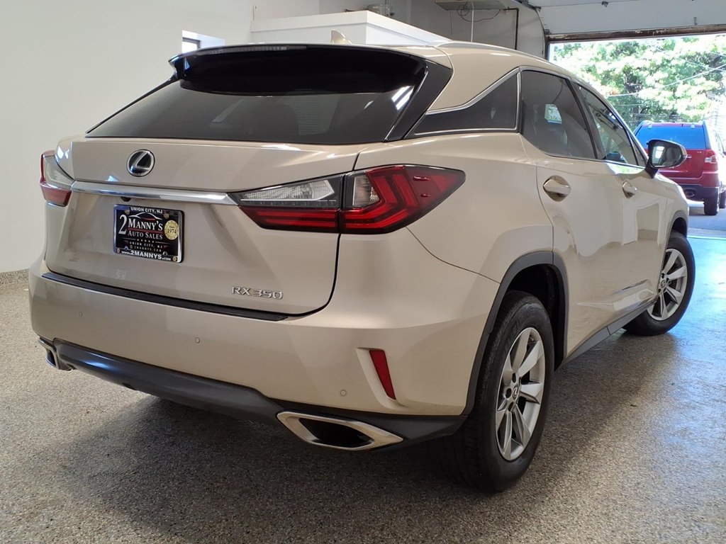 Photo 4 of this LEXUS RX 350