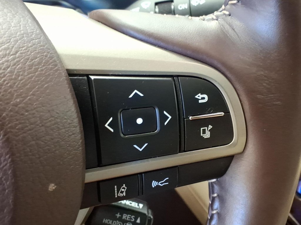 Photo 12 of this LEXUS RX 350