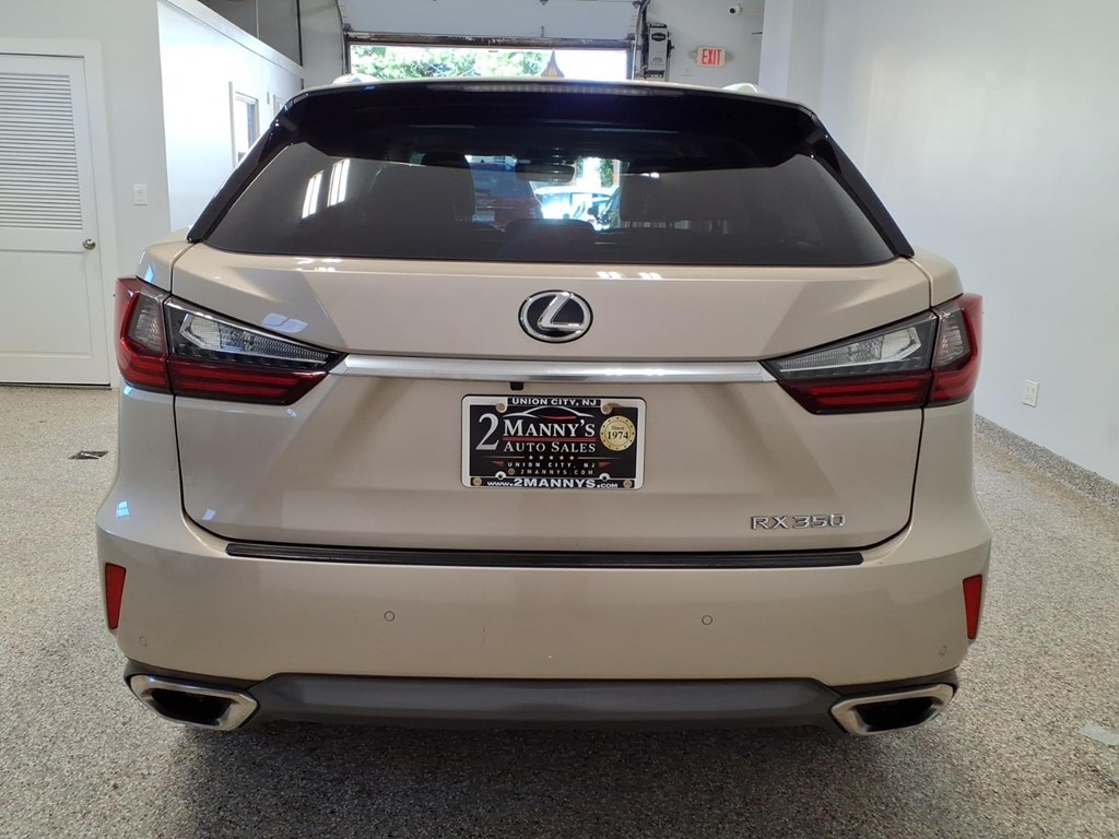 Photo 5 of this LEXUS RX 350