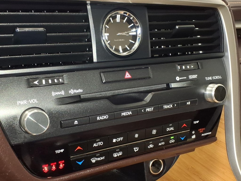 Photo 16 of this LEXUS RX 350