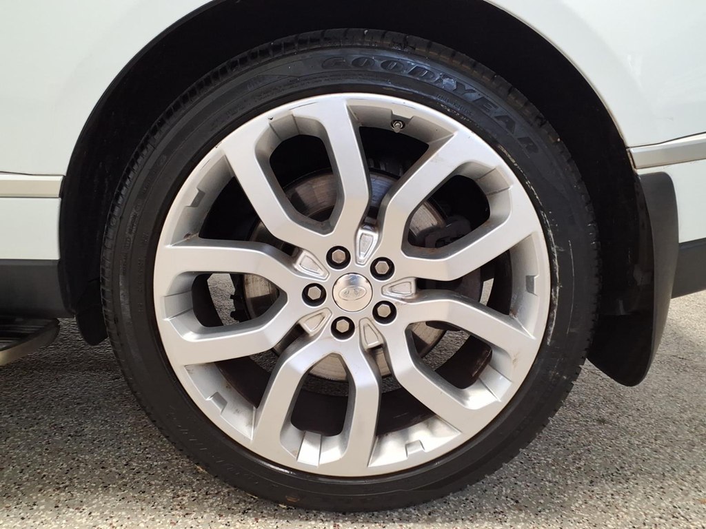 Photo 7 of this LAND ROVER RANGE ROVER