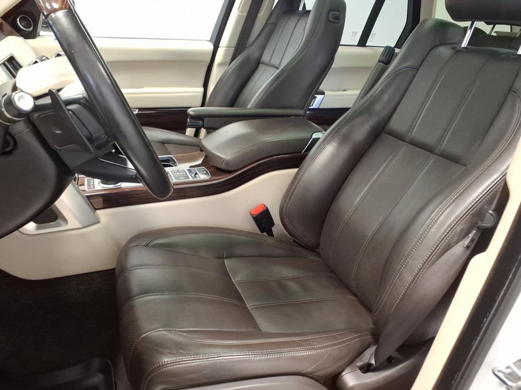 Photo 16 of this LAND ROVER RANGE ROVER