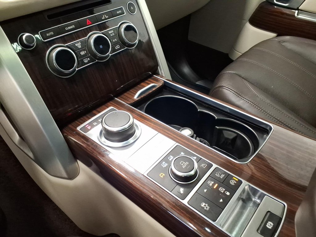 Photo 15 of this LAND ROVER RANGE ROVER