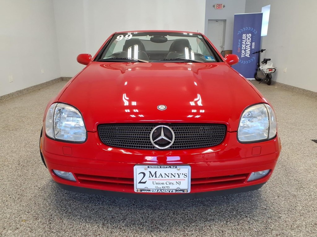 Photo 2 of this MERCEDES-BENZ SLK
