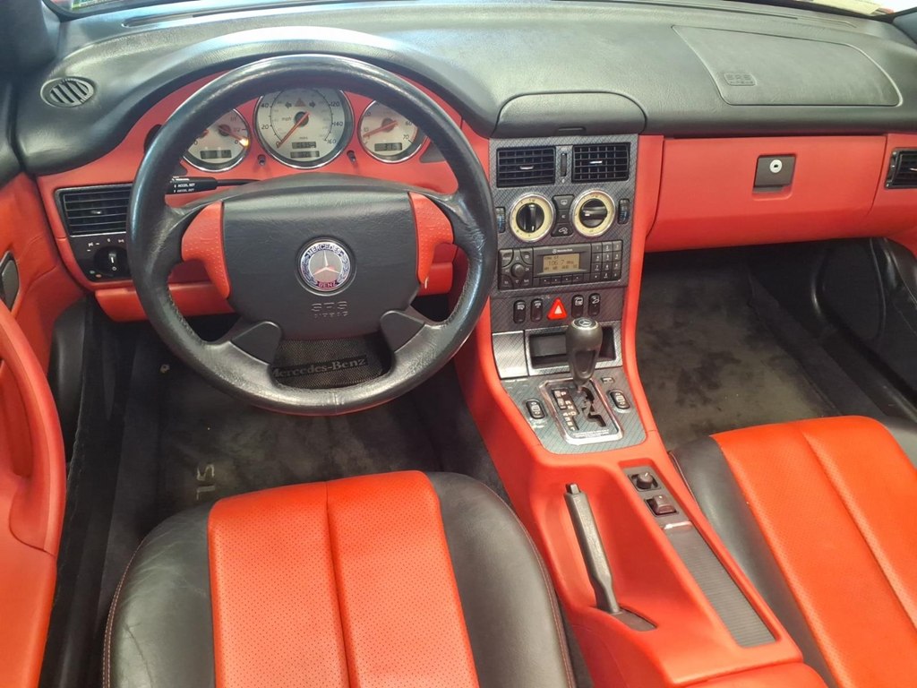 Photo 9 of this MERCEDES-BENZ SLK