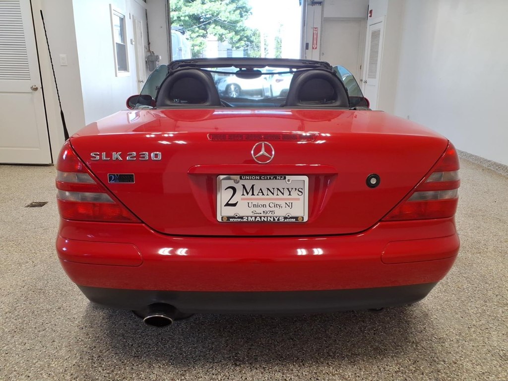 Photo 5 of this MERCEDES-BENZ SLK