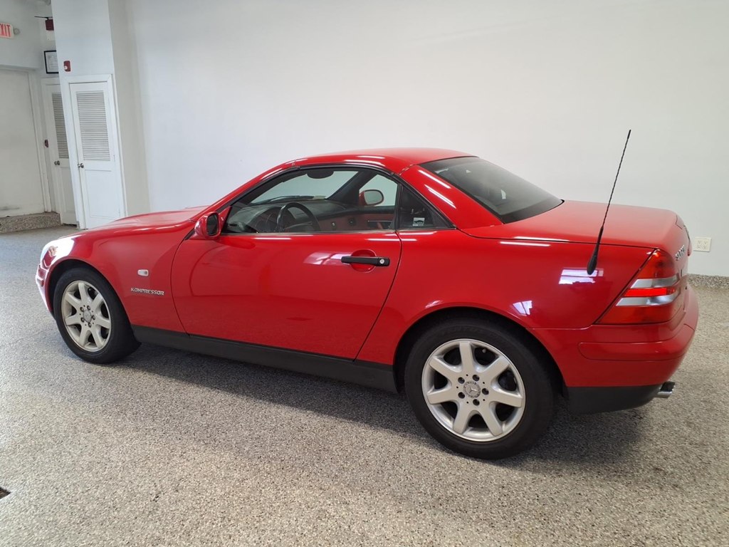 Photo 18 of this MERCEDES-BENZ SLK