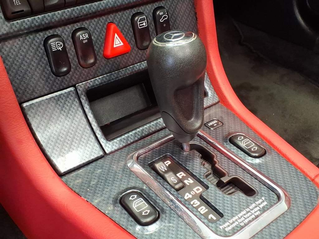 Photo 12 of this MERCEDES-BENZ SLK