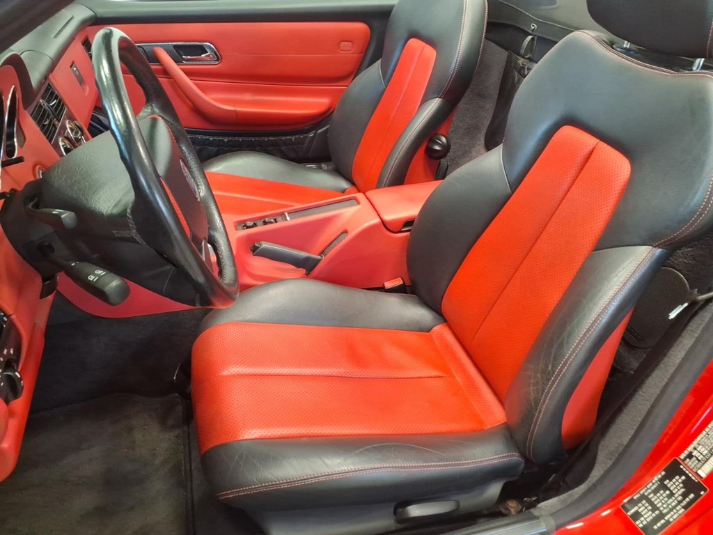 Photo 14 of this MERCEDES-BENZ SLK