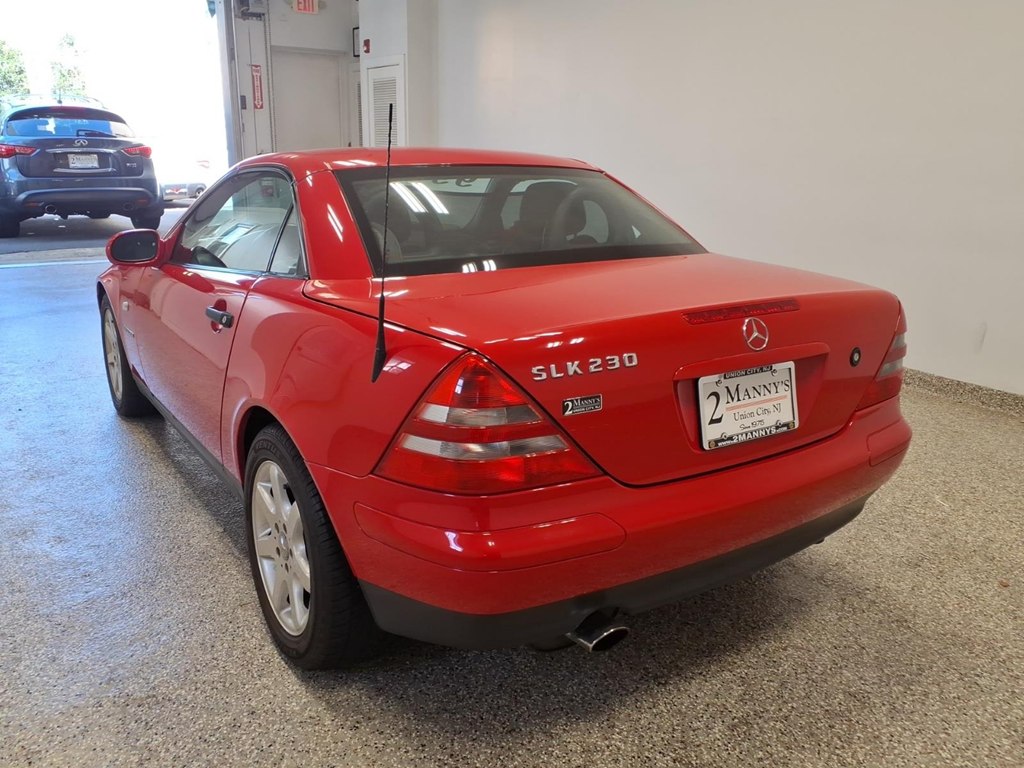 Photo 20 of this MERCEDES-BENZ SLK