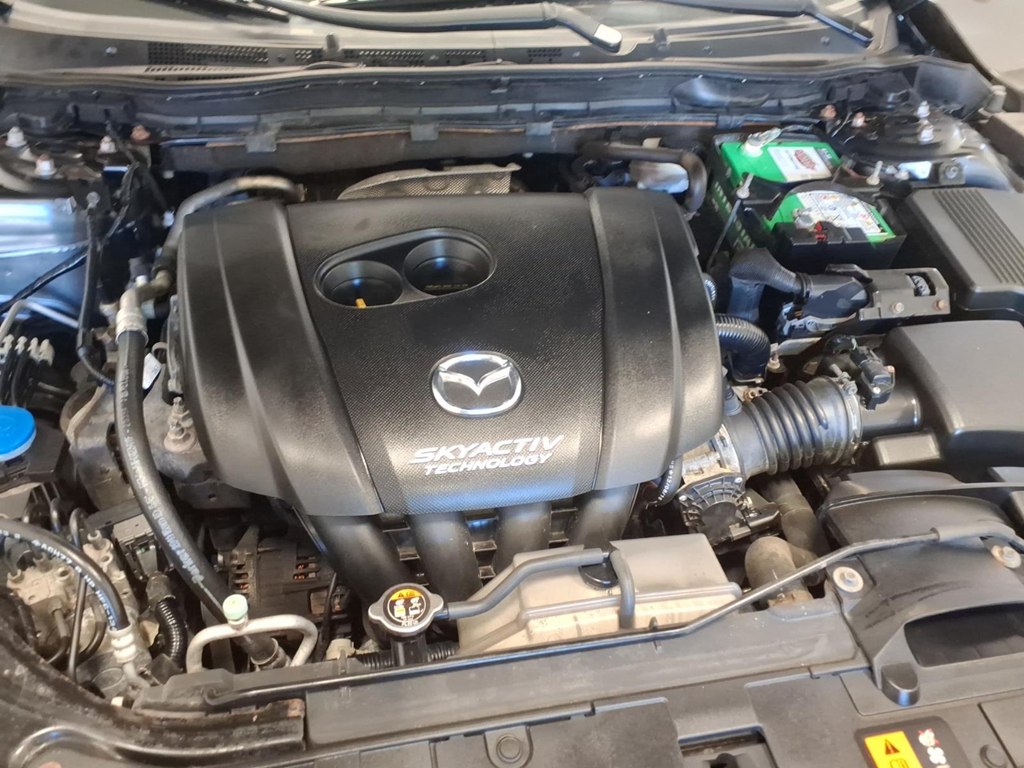 Photo 21 of this MAZDA MAZDA6