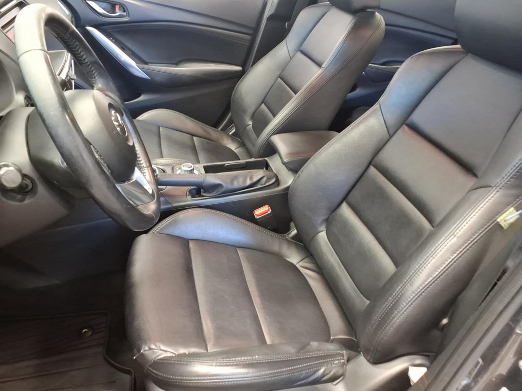 Photo 17 of this MAZDA MAZDA6