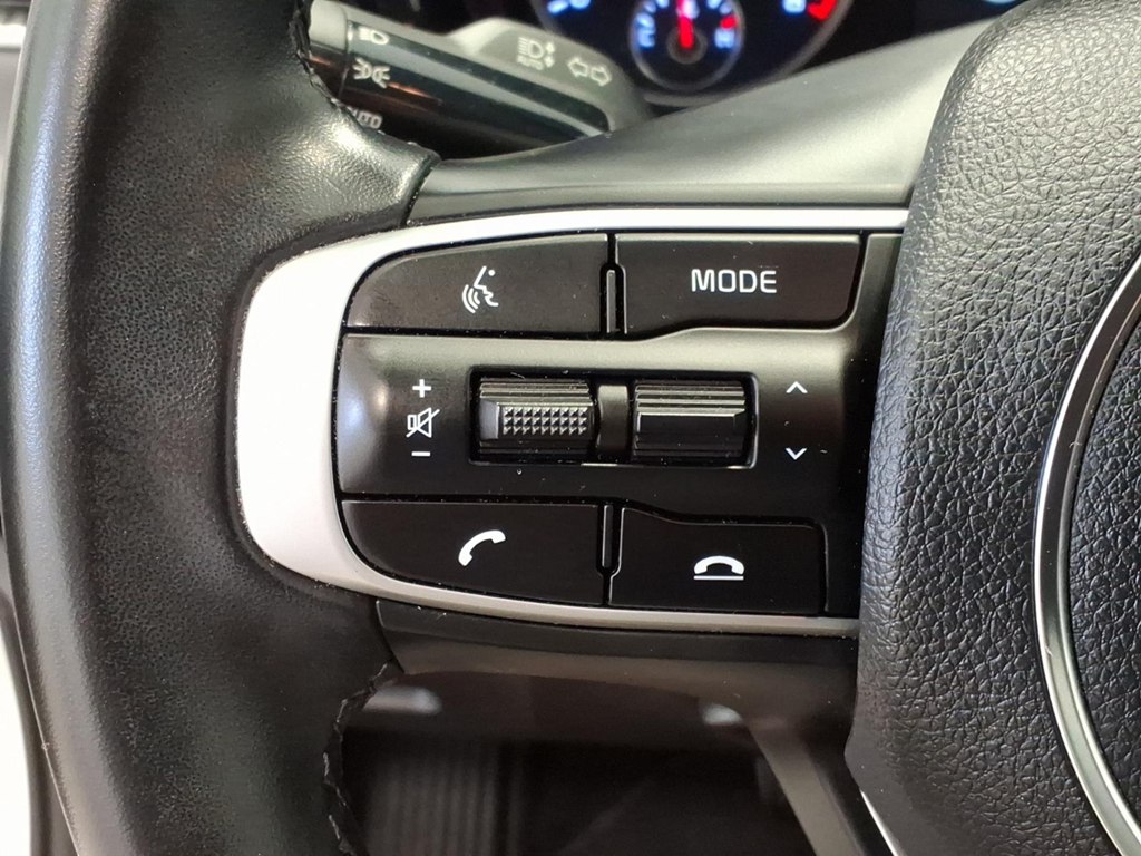 Photo 10 of this KIA K5