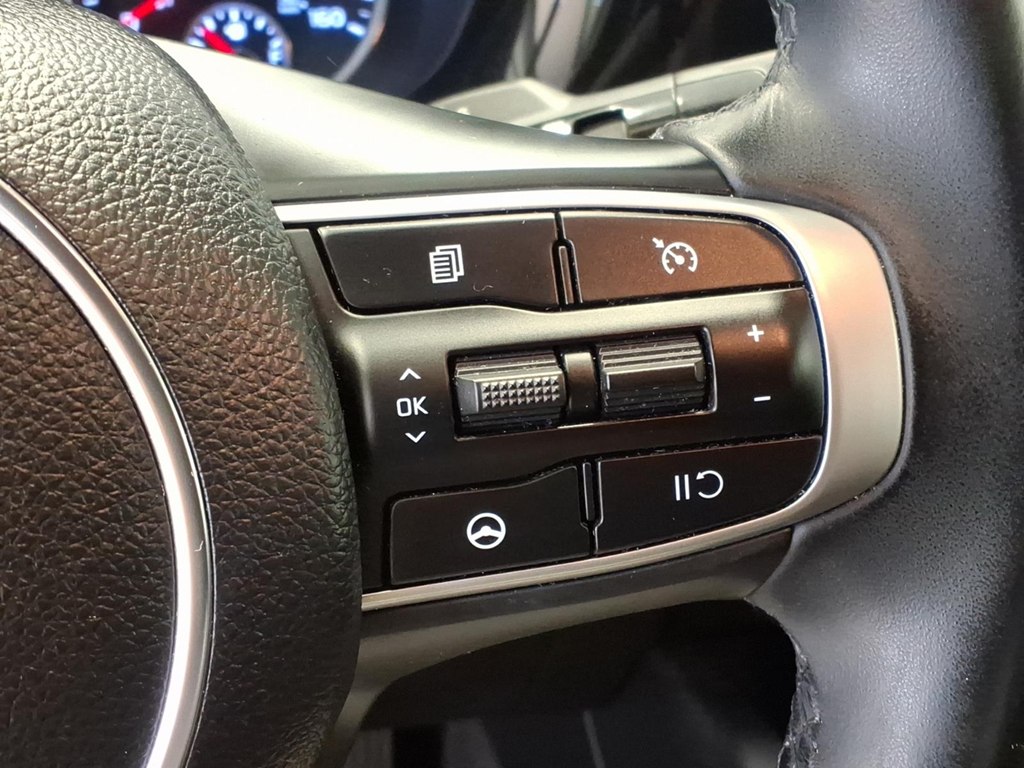 Photo 12 of this KIA K5