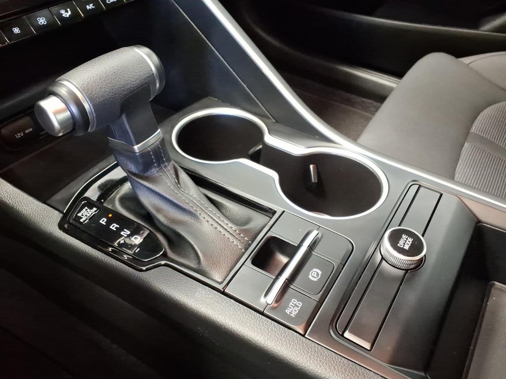 Photo 16 of this KIA K5