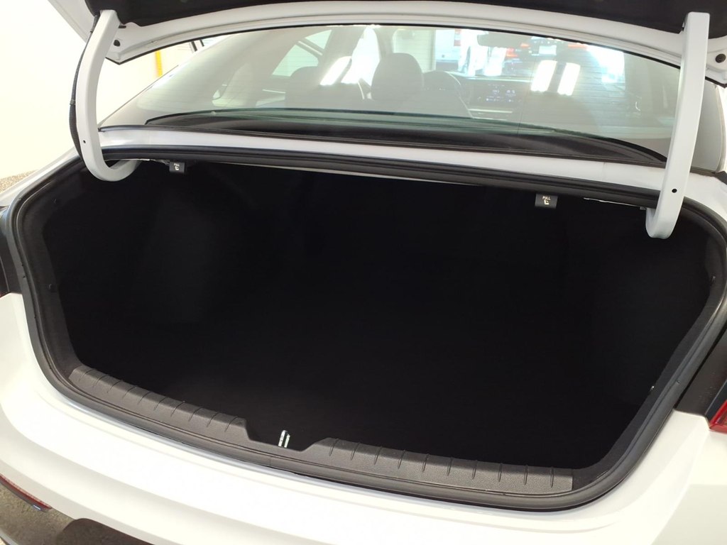 Photo 22 of this KIA K5