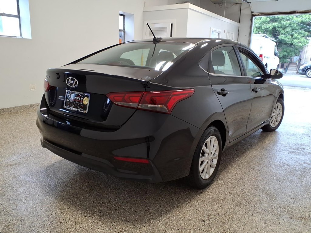 Photo 4 of this HYUNDAI ACCENT