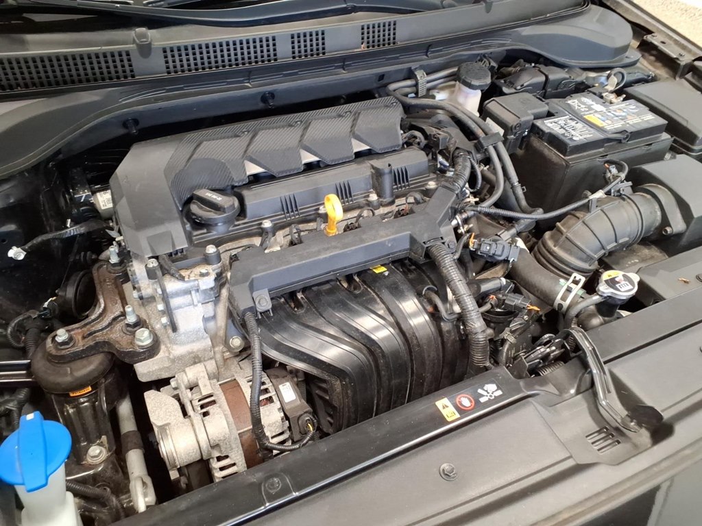 Photo 21 of this HYUNDAI ACCENT