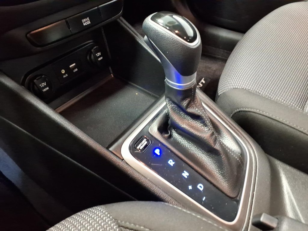 Photo 17 of this HYUNDAI ACCENT