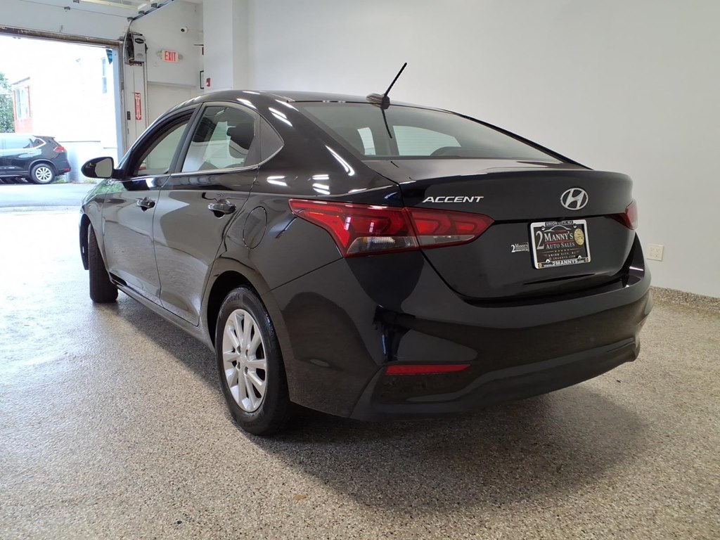 Photo 6 of this HYUNDAI ACCENT