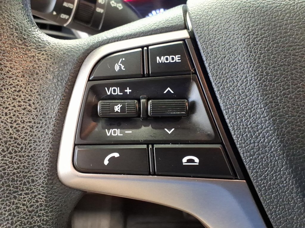 Photo 10 of this HYUNDAI ACCENT
