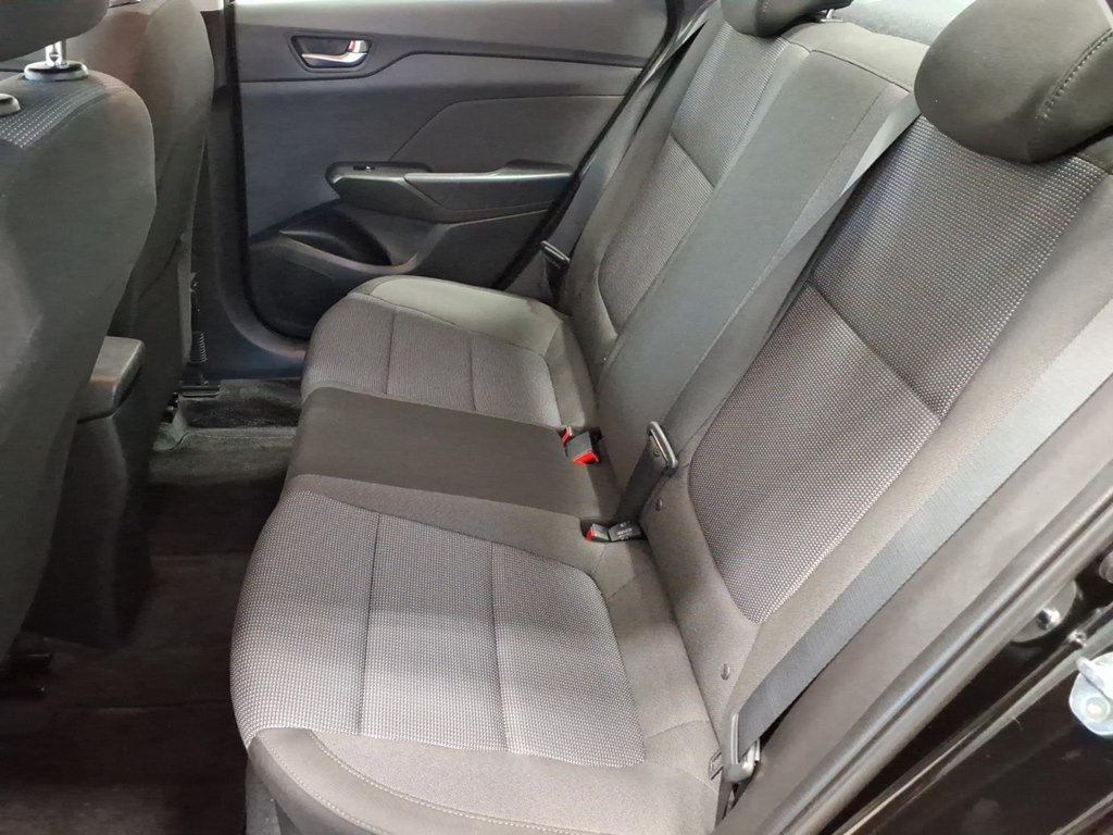 Photo 20 of this HYUNDAI ACCENT