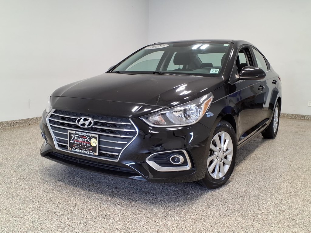 Black (BLK) 2022 Hyundai Accent Sedan Front-Wheel Drive Continuously Variable Transmission