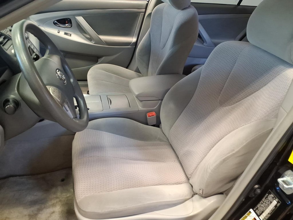 Photo 17 of this TOYOTA CAMRY