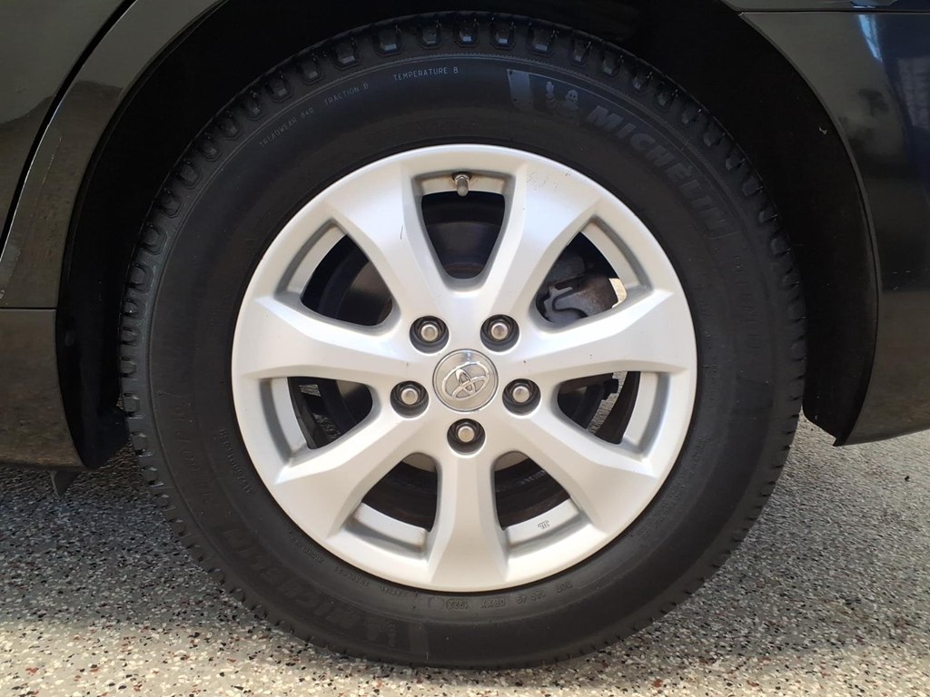 Photo 7 of this TOYOTA CAMRY