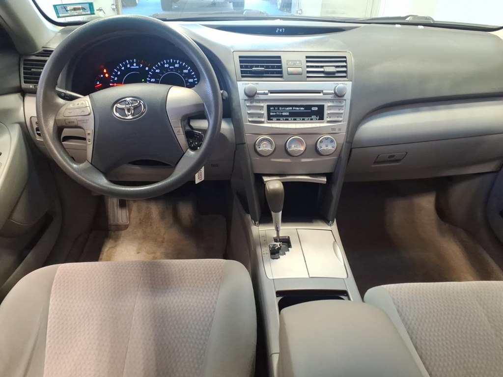 Photo 9 of this TOYOTA CAMRY