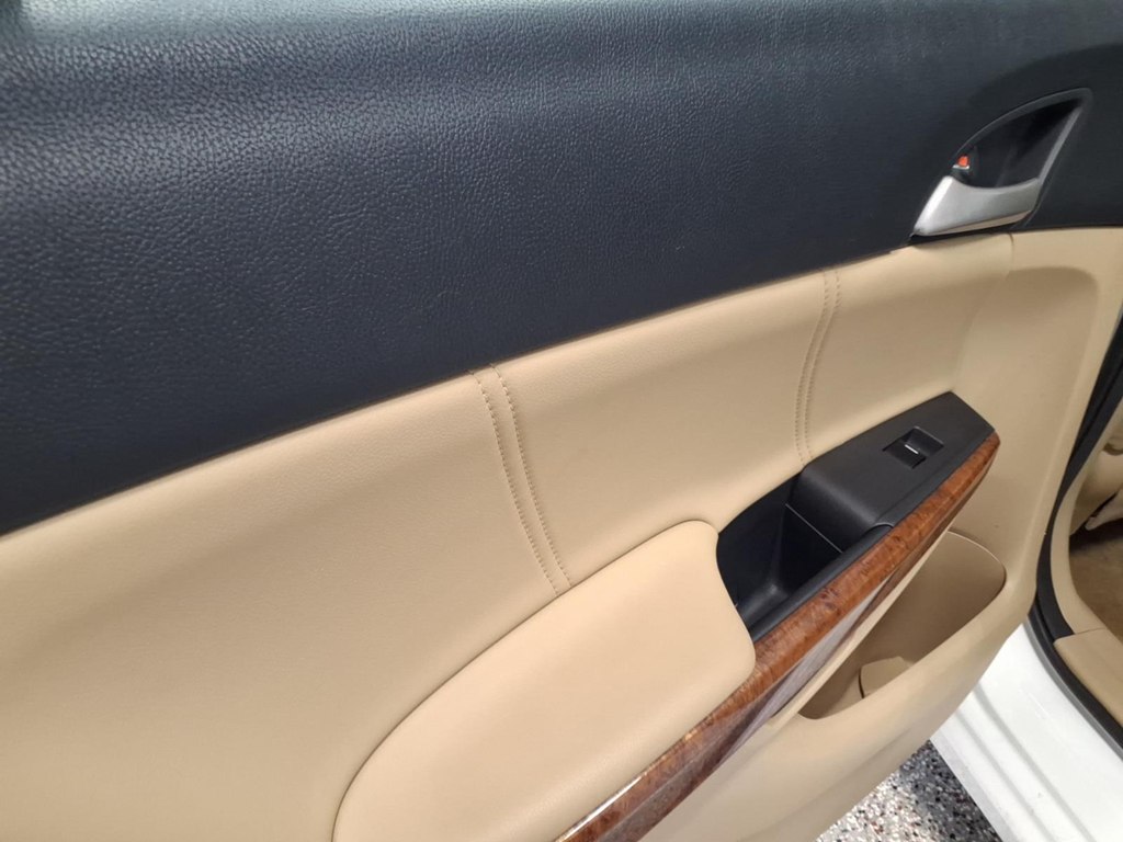 Photo 17 of this HONDA ACCORD