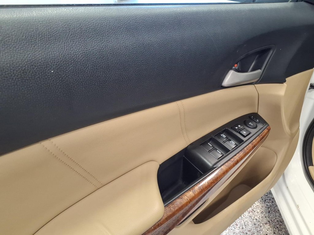 Photo 8 of this HONDA ACCORD