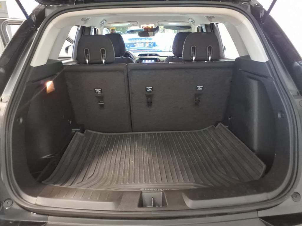 Photo 22 of this CHEVROLET TRAILBLAZER