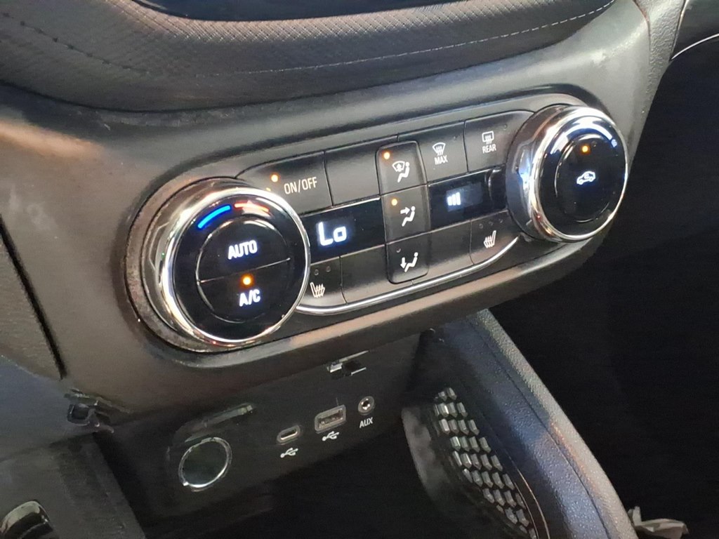 Photo 15 of this CHEVROLET TRAILBLAZER