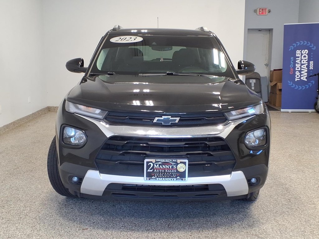 Photo 2 of this CHEVROLET TRAILBLAZER