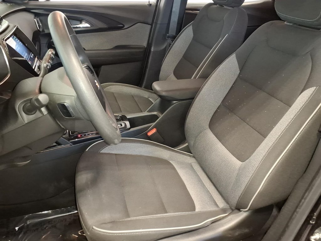 Photo 17 of this CHEVROLET TRAILBLAZER
